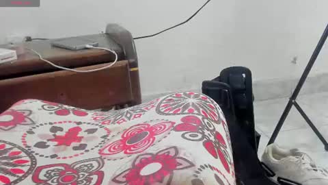yailin_04 online show from August 6, 4:16 pm