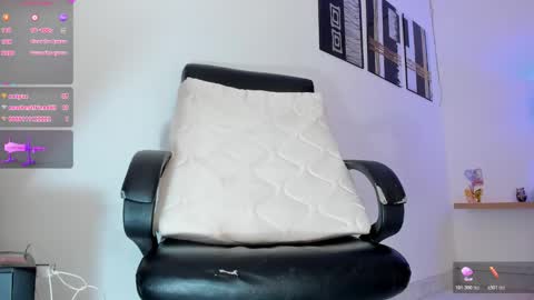 Naomi online show from October 22, 10:33 pm