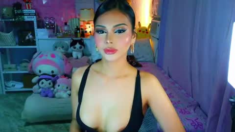 YANG AUDREY LONE online show from July 7, 11:09 pm