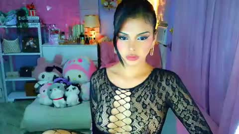 YANG AUDREY LONE online show from June 20, 11:44 pm