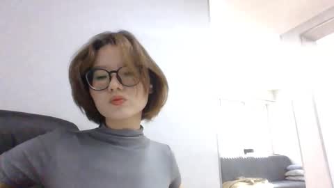 Snapshot of yanverfaille chatting on October 21, 8:08 am Lily online show from October 21, 8:08 am