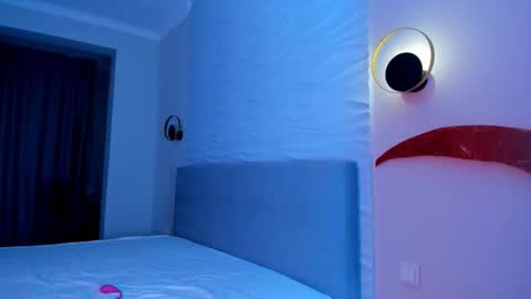 Yana online show from November 27, 8:05 pm