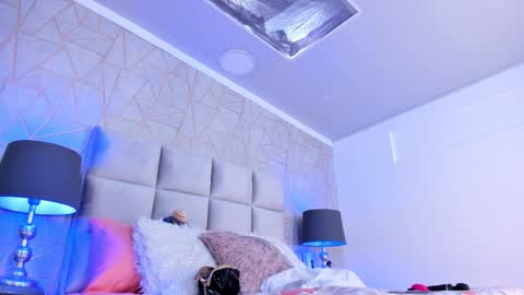 Yara Bliss  online show from March 6, 8:30 pm