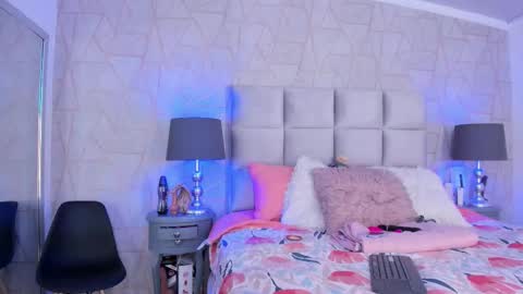 Yara Bliss  online show from March 9, 10:25 pm