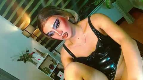miss yasii online show from April 24, 5:04 pm