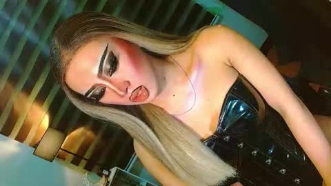 miss yasii online show from June 11, 1:53 pm