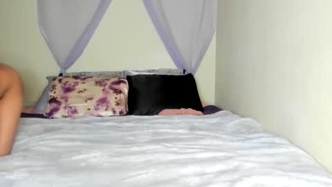 Snapshot of yasminayazzie chatting on October 15, 2:48 am Yasmina online show from October 15, 2:48 am