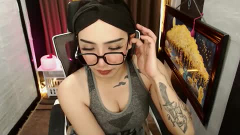 yassiered online show from March 10, 6:51 am