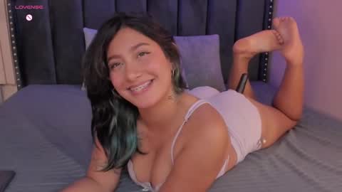 Yazmin online show from February 26, 6:04 pm