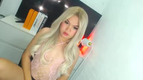 Yazzi online show from May 1, 11:54 pm