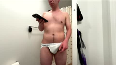 yeez213 online show from December 16, 3:57 am