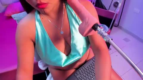 yeika_foxy online show from July 11, 11:46 am