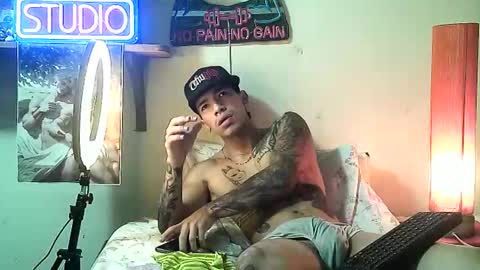yeisoncastellanos1999 online show from March 25, 3:52 pm