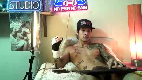 yeisoncastellanos1999 online show from February 26, 9:07 pm