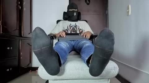 yeisongomezz online show from May 10, 4:46 pm