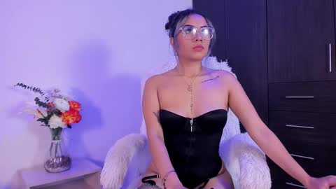 Yeli Amber online show from October 26, 4:02 am