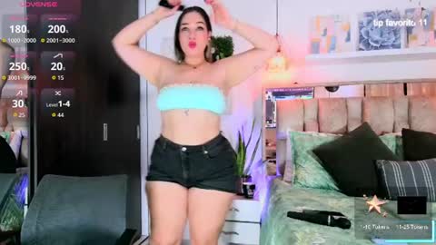yellow_lily online show from July 22, 3:58 pm