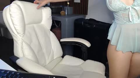 Yenni online show from February 27, 9:51 pm