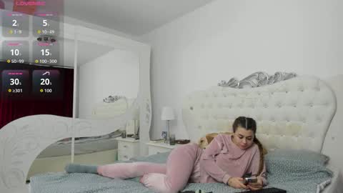 yennefer13 online show from January 17, 9:45 pm