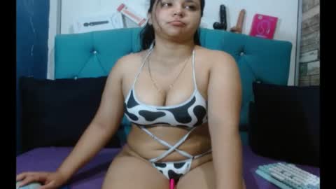 yesamin_stone18 online show from July 2, 12:21 pm