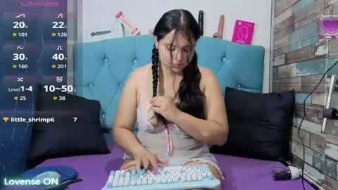 yesamin_stone18 online show from July 17, 12:40 pm