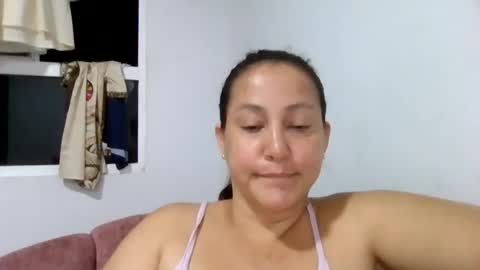 yessica and andres online show from July 29, 5:51 am