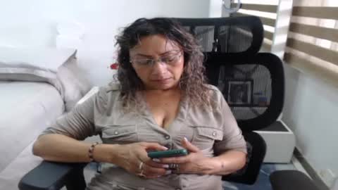 jessy online show from June 15, 4:43 pm