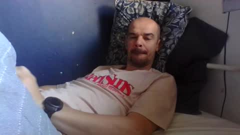 yewloo online show from October 5, 6:00 am