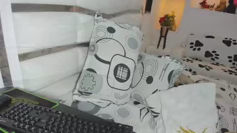 YINAROSS online show from June 16, 8:57 pm