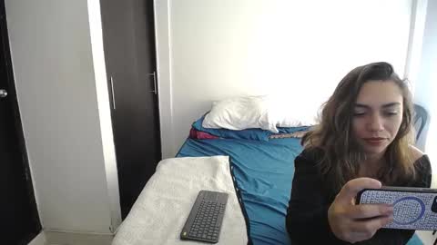 Snapshot of ying_yang_ chatting on September 24, 4:36 pm tulipan online show from September 24, 4:36 pm