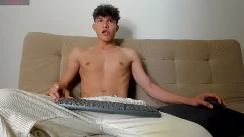 yizus_bonz online show from August 3, 12:45 am