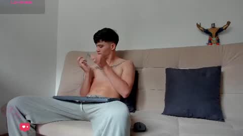 yizus_bonz online show from July 2, 10:04 pm