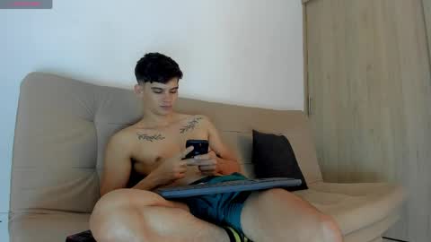 yizus_bonz online show from May 3, 11:11 pm