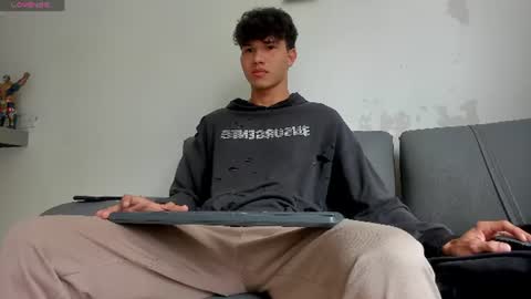 yizus_bonz online show from July 22, 3:03 pm