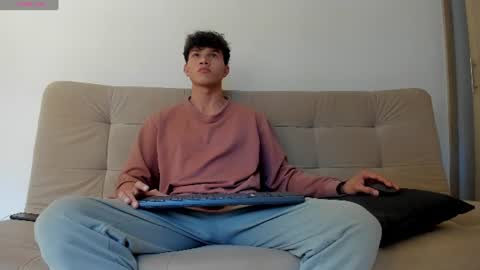 yizus_bonz online show from July 18, 9:28 pm