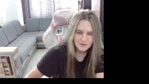 Alice online show from August 7, 11:41 am