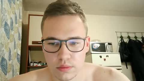 Yminoske online show from November 12, 1:24 pm