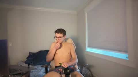 yngdesire1 online show from February 13, 10:57 pm