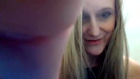 yogabuttttttt online show from January 18, 6:22 am