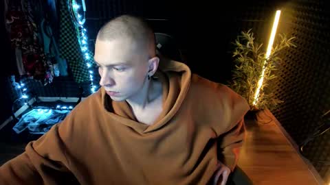 You can ask my name in pm online show from November 20, 5:10 pm