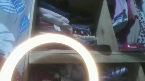 yolandrina05 online show from December 1, 3:04 am