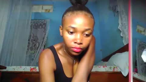 yolandrina05 online show from November 11, 3:47 pm