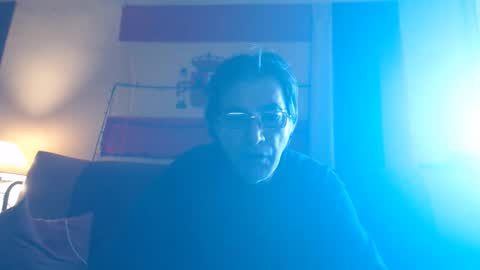 yosep online show from November 22, 11:30 am