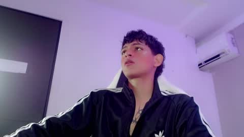 YOSEP online show from April 19, 1:17 am