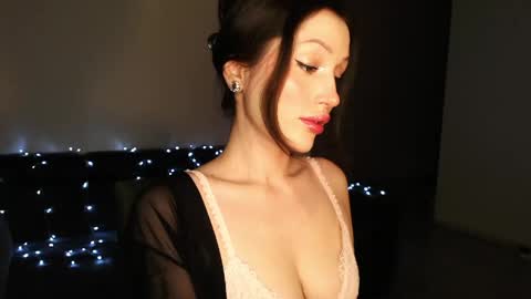 Sophie online show from April 29, 8:35 pm
