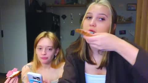 Anna and Luna online show from April 27, 6:05 pm