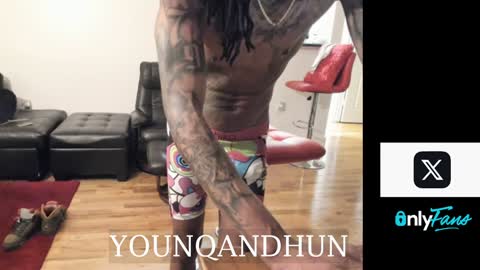 Snapshot of younqandhunq chatting on December 8, 6:01 am younqandhun online show from December 8, 6:01 am