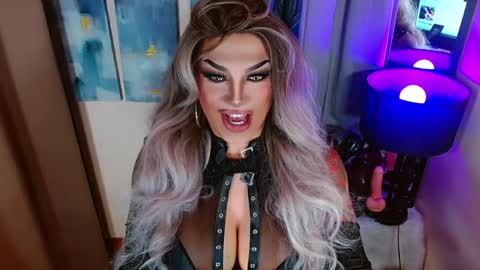 QUEEN MADISON  online show from May 5, 7:19 pm