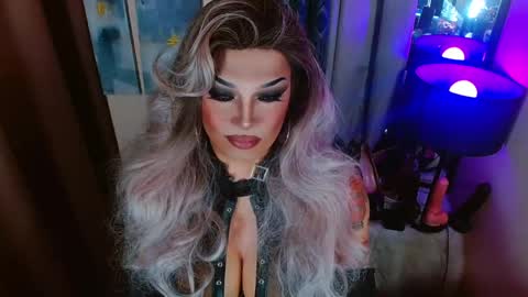 QUEEN MADISON  online show from May 23, 6:04 pm