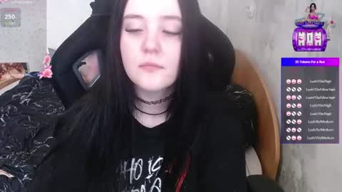 your_8a8y online show from July 4, 12:31 pm